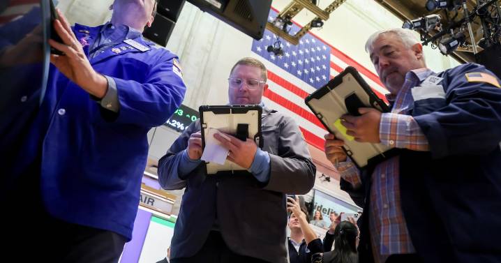 S&P 500 cierra con ganancias y el bitcoin se recupera por encima de los US$90.000