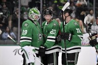 Deadspin | NHL roundup: Stars stomp Sharks, extend point streak to 9 games