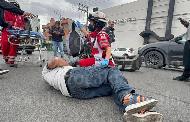 Trabajadores de Tupy protagonizan choque al exterior de la planta; motociclista es embestido por su compañero