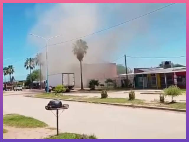 CASTELLI: Se Incendió Un Local Comercial