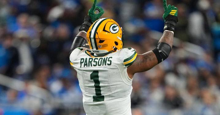 Micah Parsons making history in first season with Packers as his sack totals climb