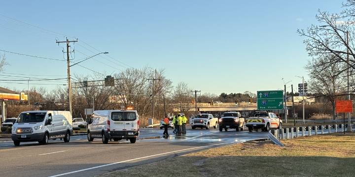 Water main break impeding traffic in Rocky Hill