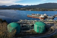 B.C. Premier says he could back new pipeline if tanker ban remains in place