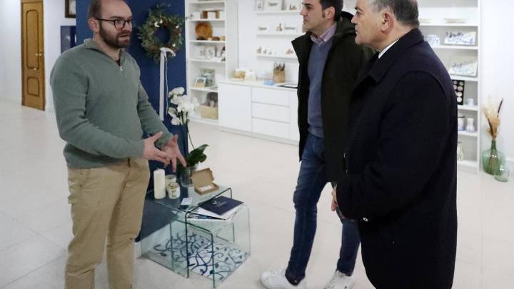 Nace en Talavera el espacio cultural El Cuaderno Azul como punto de encuentro de piezas cerámicas con identidad propia