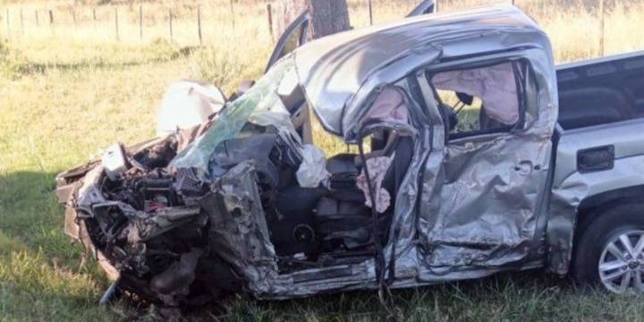 Murió un argentino en una ruta uruguaya tras chocar su camioneta con un camión