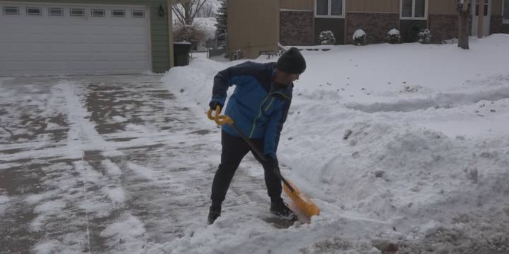 ‘I’m so grateful’: Iowa City looking for volunteers to remove snow from driveways of those unable to