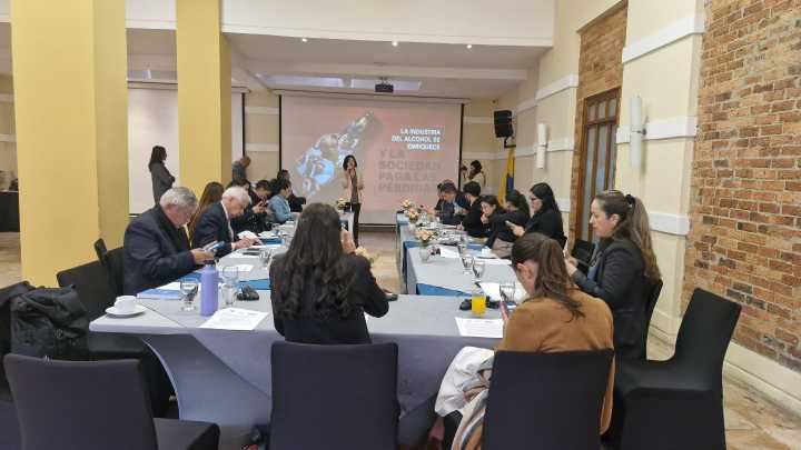 ¿Realmente el celular ‘daña’ los ojos? Nuevos estudios revelan la verdad detrás de la salud visual