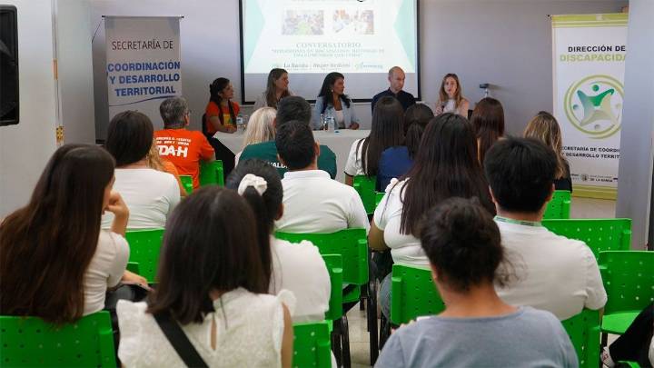 La Banda realizó un conversatorio sobre las implicancias de vivir y trabajar con personas con discapacidad