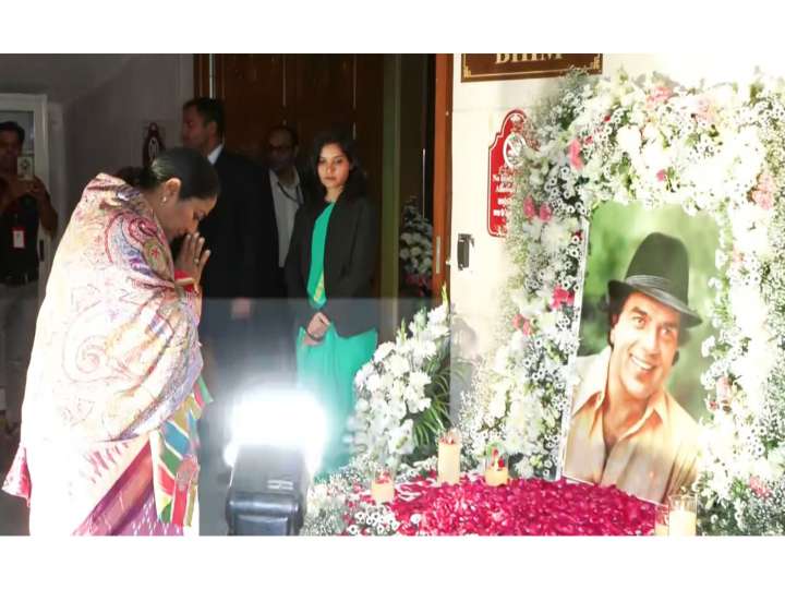 CM Rekha Gupta pays heartfelt tribute to late actor Dharmendra