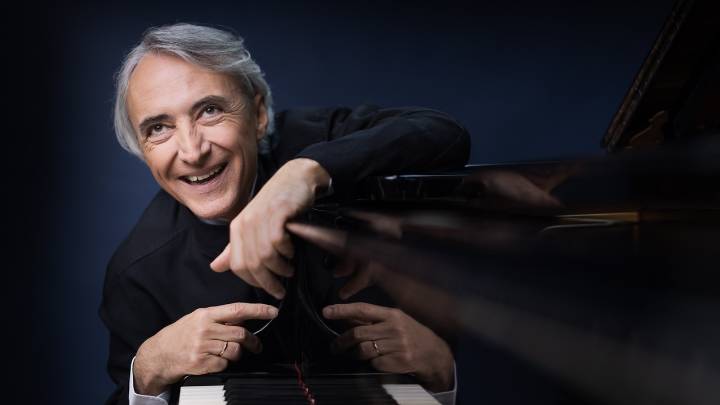 El pianista Jean-Efflam Bavouzet sustituirá a Martha Argerich en el concierto de este viernes en el Maestranza