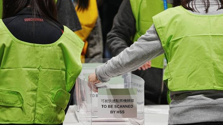 Elecciones legislativas en Hong Kong ocurren en medio de abstenciones de los más jóvenes