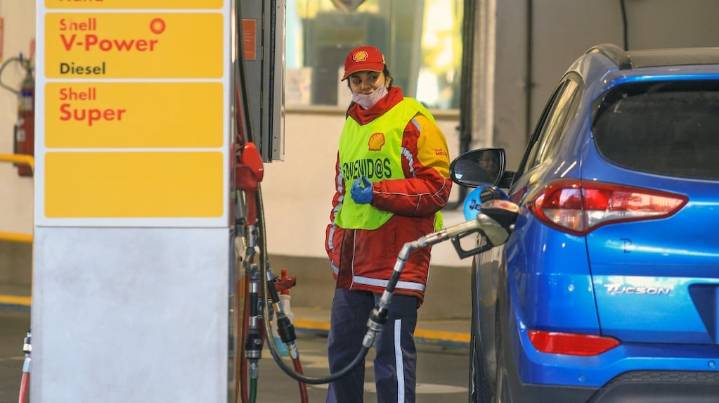Lanzaron descuentos del 30% y $40.000 de reintegro en nafta y gasoil en diciembre de 2025
