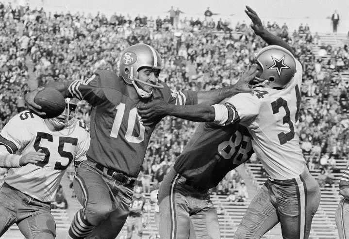 College football legend, former NFL QB dies at 83