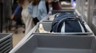 ALERTA viajeros: TSA PROHIBE nuevos artículos en el equipaje de mano desde diciembre 2025
