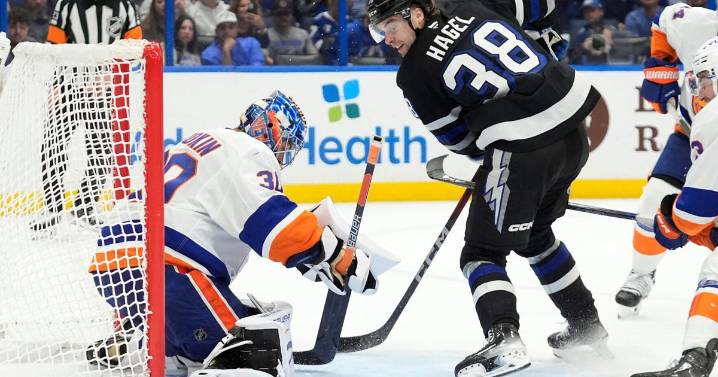 Sorokin stops 32 shots as Islanders shutout Lightning 2