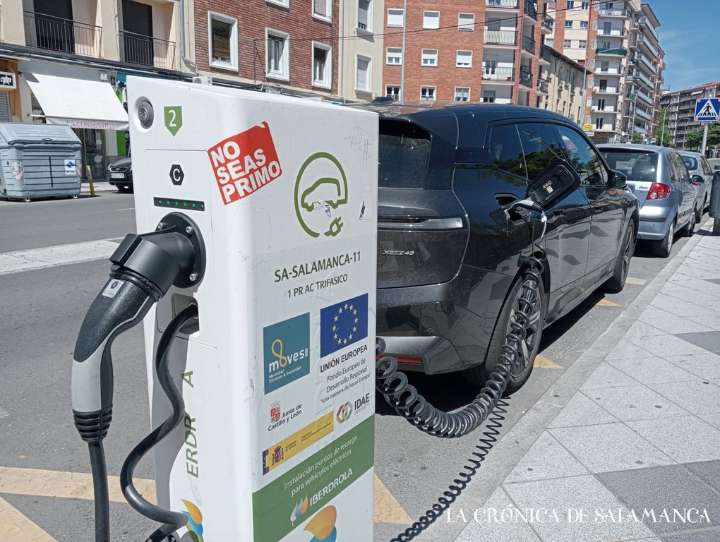 El Gobierno dará ayudas directas para comprar el coche eléctrico