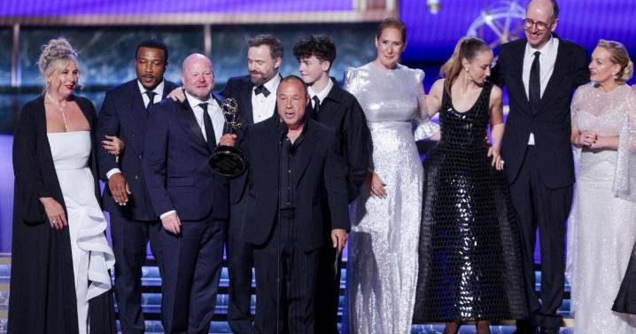 Netflix en busca del Golden Globe a mejor mini serie