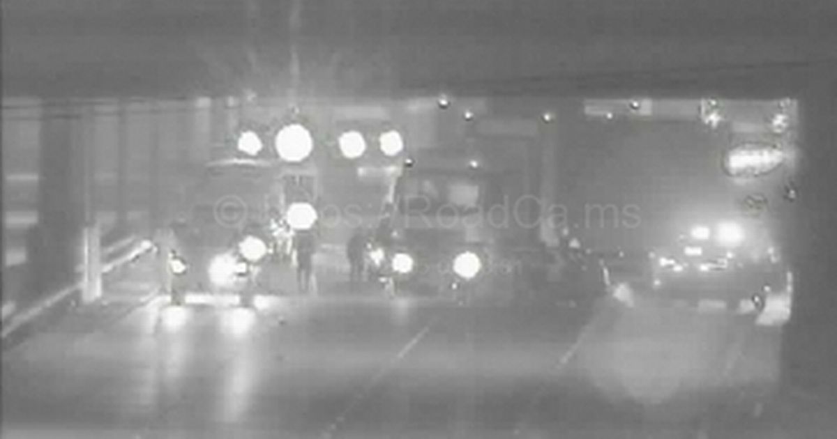 M40 closure LIVE: Major motorway shut off with traffic held after car overturns