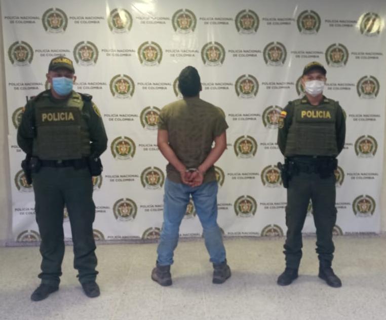 Sujeto fue capturado por agredir a un patrullero que atendía riña