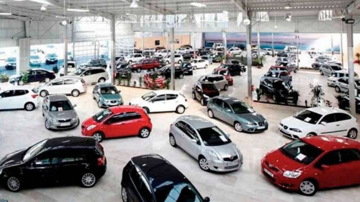 Cuánto bajaría el precio de los autos si el Gobierno elimina el impuesto al lujo desde enero
