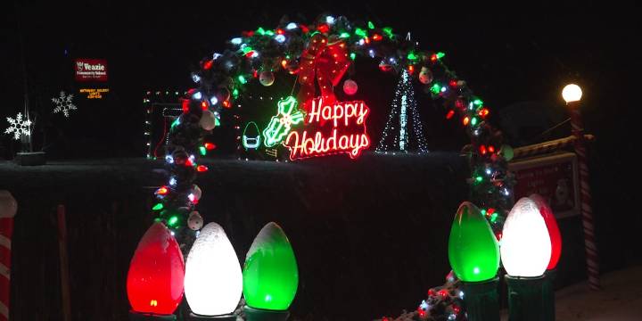 Free holiday light show returns to Veazie through Christmas