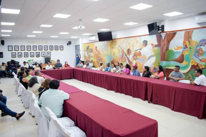 Ayuntamiento sostiene reunión de seguimiento con vecinas y vecinos de diversas colonias