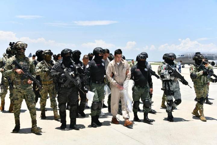 México prepara tercera entrega de capos a EU