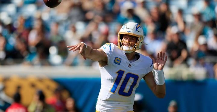 Monday Night Football Week 14: Eagles at Chargers Live Discussion