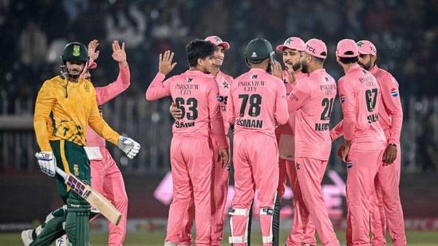 BCCI shortlists 350 players for IPL 2026 auction; Quinton de Kock among surprise additions