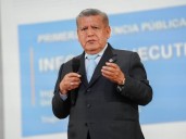 "Si quieren vivir en paz, comiencen a vivir en paz": El nuevo "blooper" de César Acuña