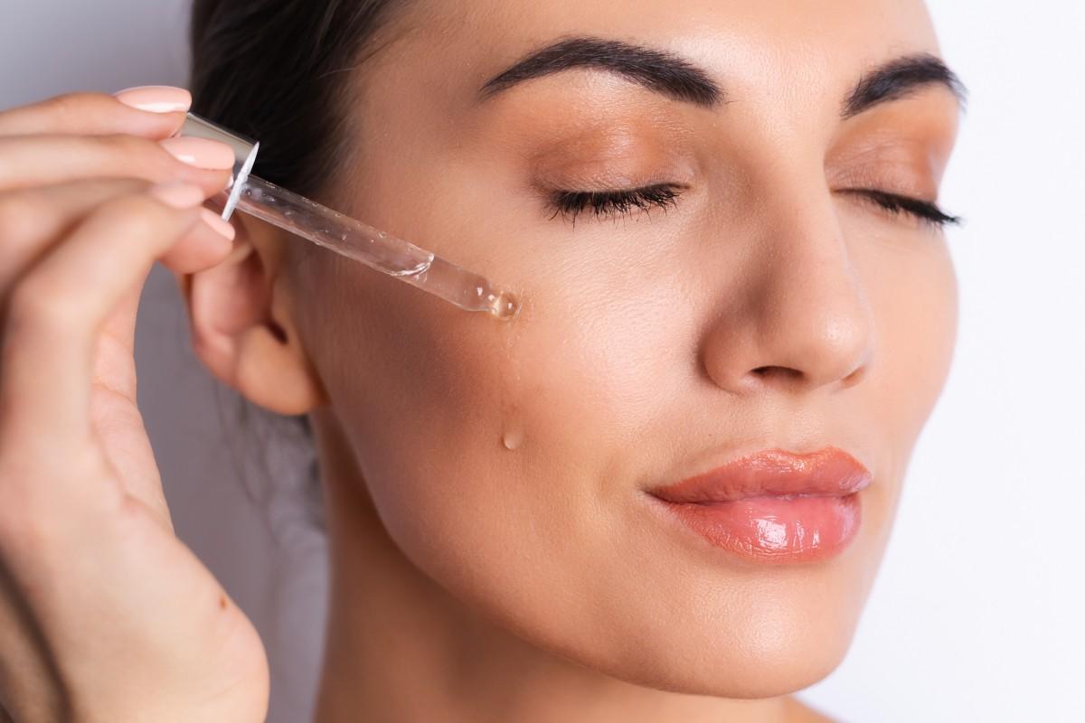 Retinol: beneficios, riesgos y cómo usarlo correctamente