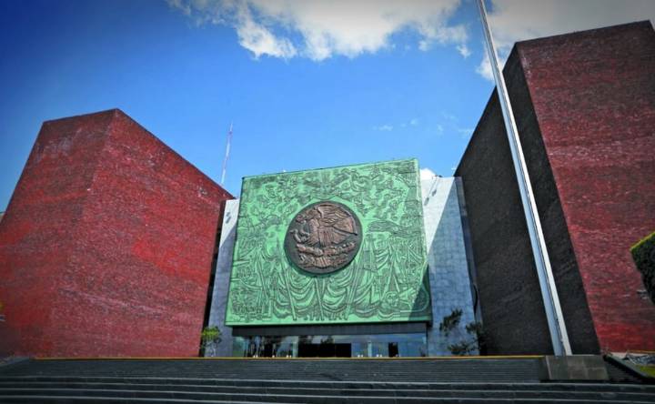 Pedro Haces recibe al rabino David Yosef en San Lázaro; visita desata choque entre diputados de Morena