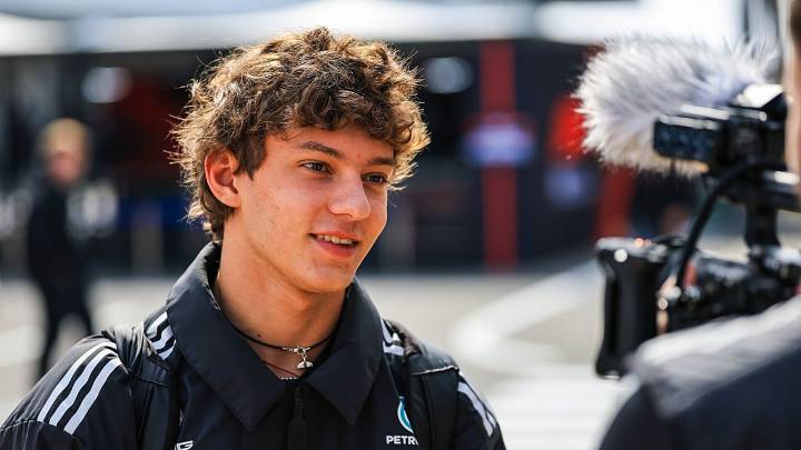 Mercedes reacciona al comunicado de Red Bull sobre los insultos a Kimi Antonelli