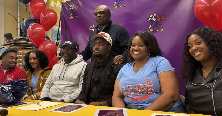 Warren Easton lineman chooses another SEC school following LSU decommitment