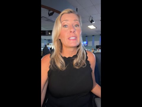 DoorDash driver caught dropping chicken wing, putting it back into container