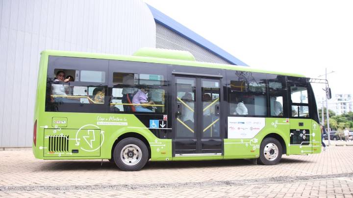 Gobierno Petro impuso nuevo arancel para importar buses eléctricos: preocupación en el sector