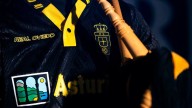 El Real Oviedo recupera una de sus camisetas más míticas de la década de los 90