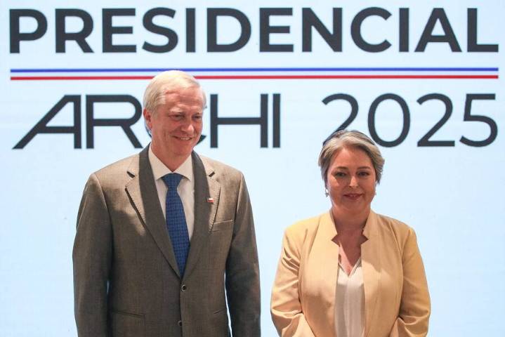 Debate Archi: Kast rechaza expropiación de la megatoma de San Antonio y Jara afirma que “no es solución perfecta”