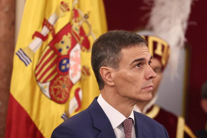 Sánchez se aferra a la sanidad para salir de la última crisis del PSOE