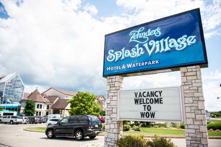 Oakland County man wanted on charges of exposing self to child at Frankenmuth waterpark