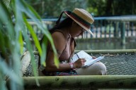 En el Día Internacional de las Defensoras de Derechos Humanos, ONU Mujeres lanza manual para transformar la narrativa periodística y comunicativa sobre lideresas en América Latina