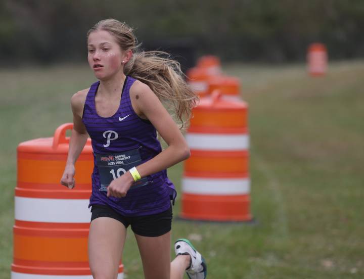 Michigan state champion cross country runner wins Nike Cross Nationals with late surge