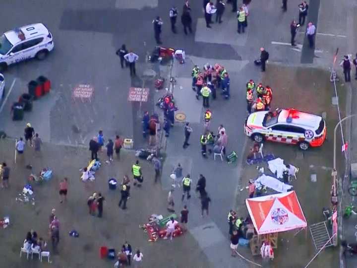 ‘Hero’ bystander tackles attacker at Australia Jewish festival shooting