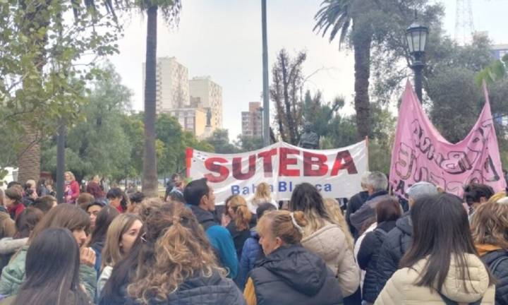 Suteba local realiza una protesta contra la reforma laboral