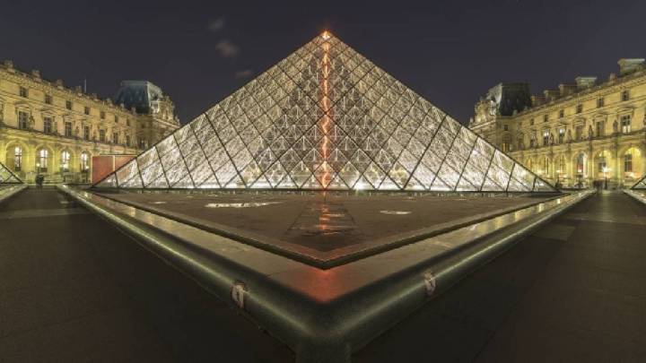 Fuga de agua por tubería vieja en el Museo del Louvre daña obras y documentos antiguos