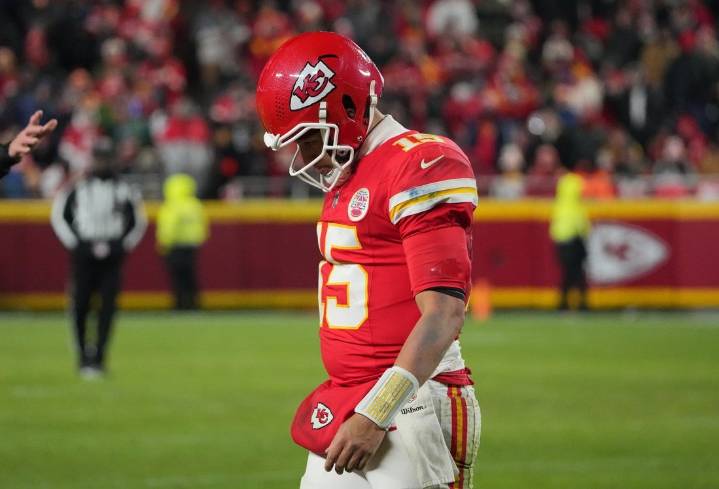Deadspin | Patrick Mahomes says dwindling playoff odds won't affect Chiefs' fight
