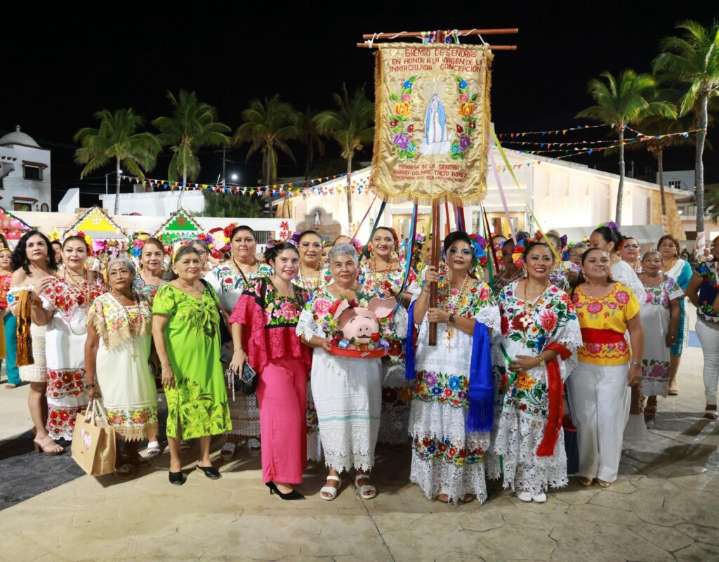 Gremio de las Señoras fortalece tradición e identidad isleña en las Fiestas Patronales de Isla Mujeres