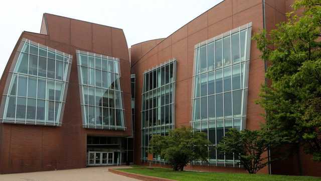 Famed architect Frank Gehry died this week — This building on UC's campus was one of his creations