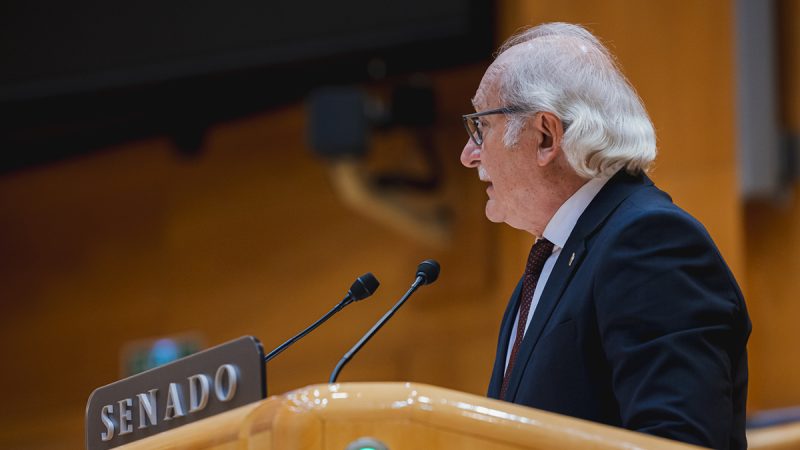 Carbonell critica la nueva ley de atención al cliente por cargar a las empresas