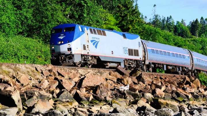 Amtrak Warns Of Weekend Travel Disruption And Delays On Cascades Trains And Popular Long